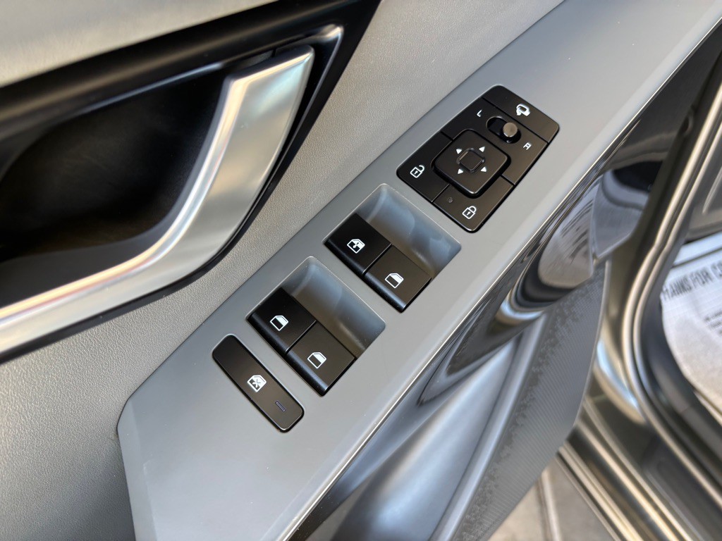 2025 Kia Niro Image 9