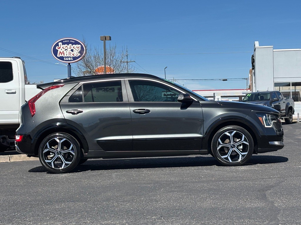 2025 Kia Niro Image 38