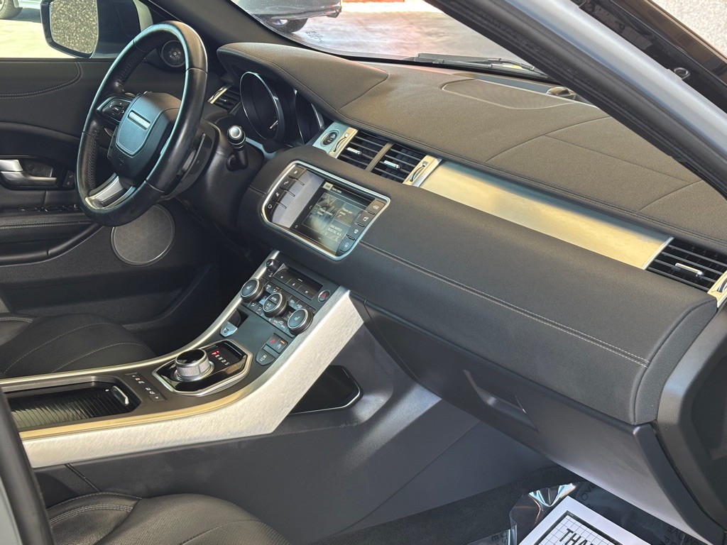 2016 Land Rover Range Rover Evoque Image 31