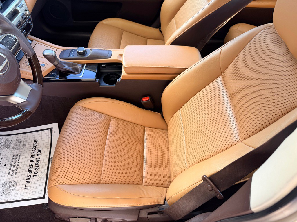 2016 Lexus ES Image 9