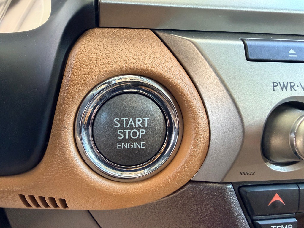 2016 Lexus ES Image 15