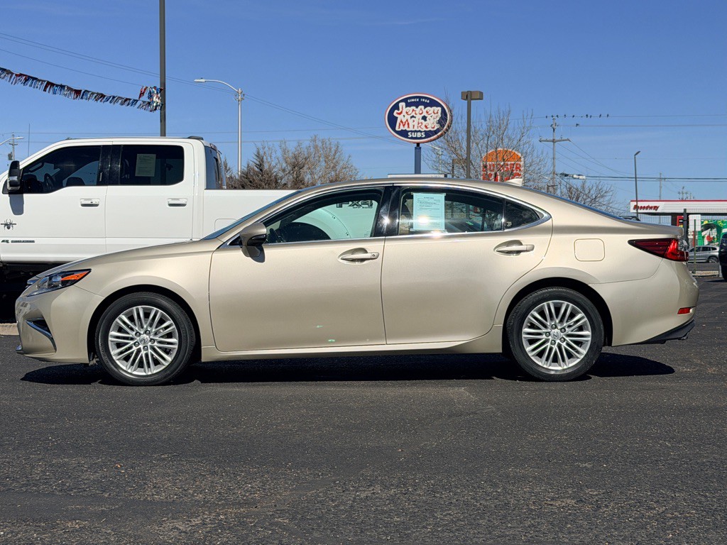 2016 Lexus ES Image 33