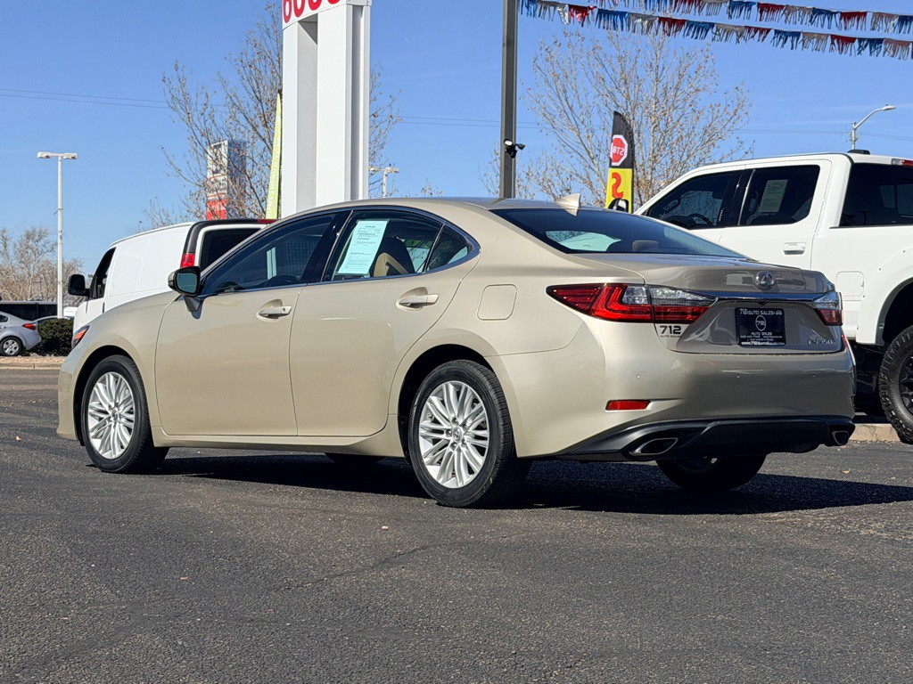 2016 Lexus ES Image 35