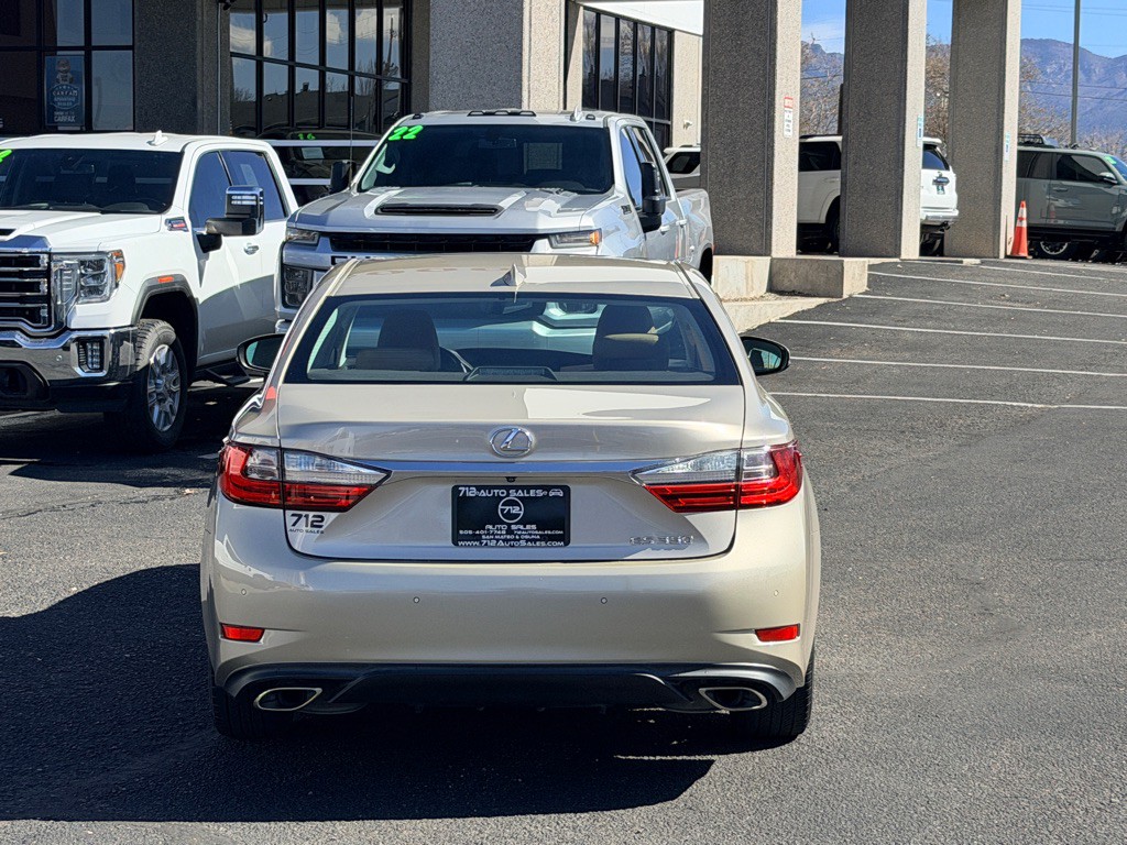 2016 Lexus ES Image 37