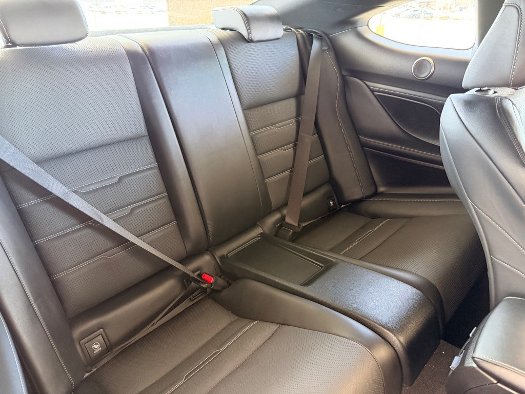 2016 Lexus RC Image 19