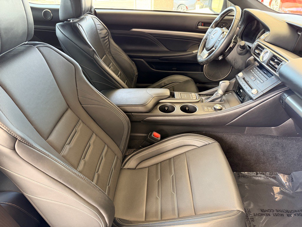 2016 Lexus RC Image 20