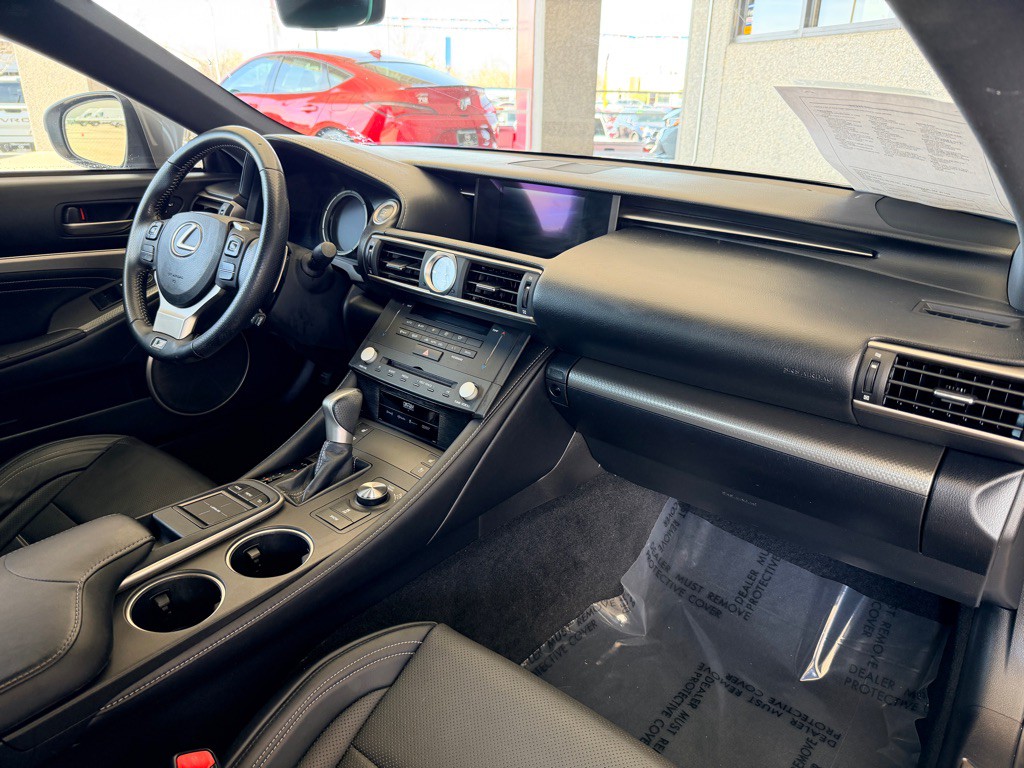 2016 Lexus RC Image 21