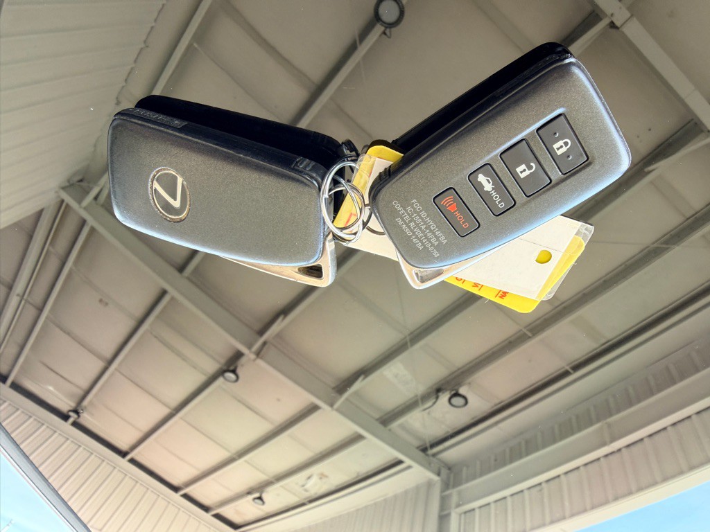 2016 Lexus RC Image 22