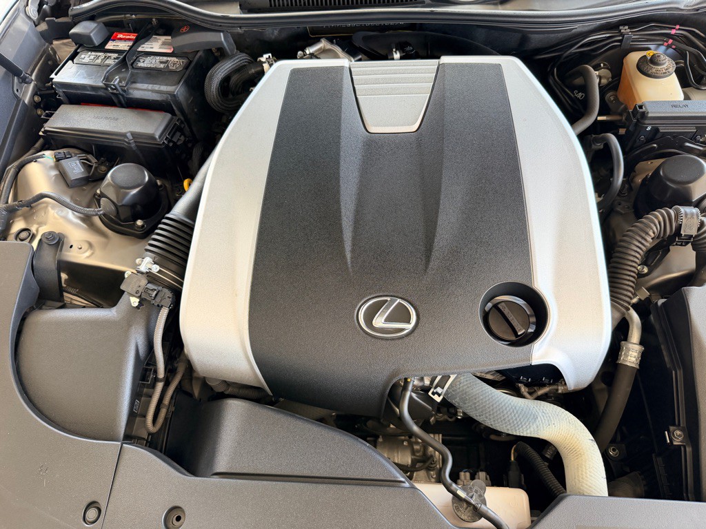 2016 Lexus RC Image 23