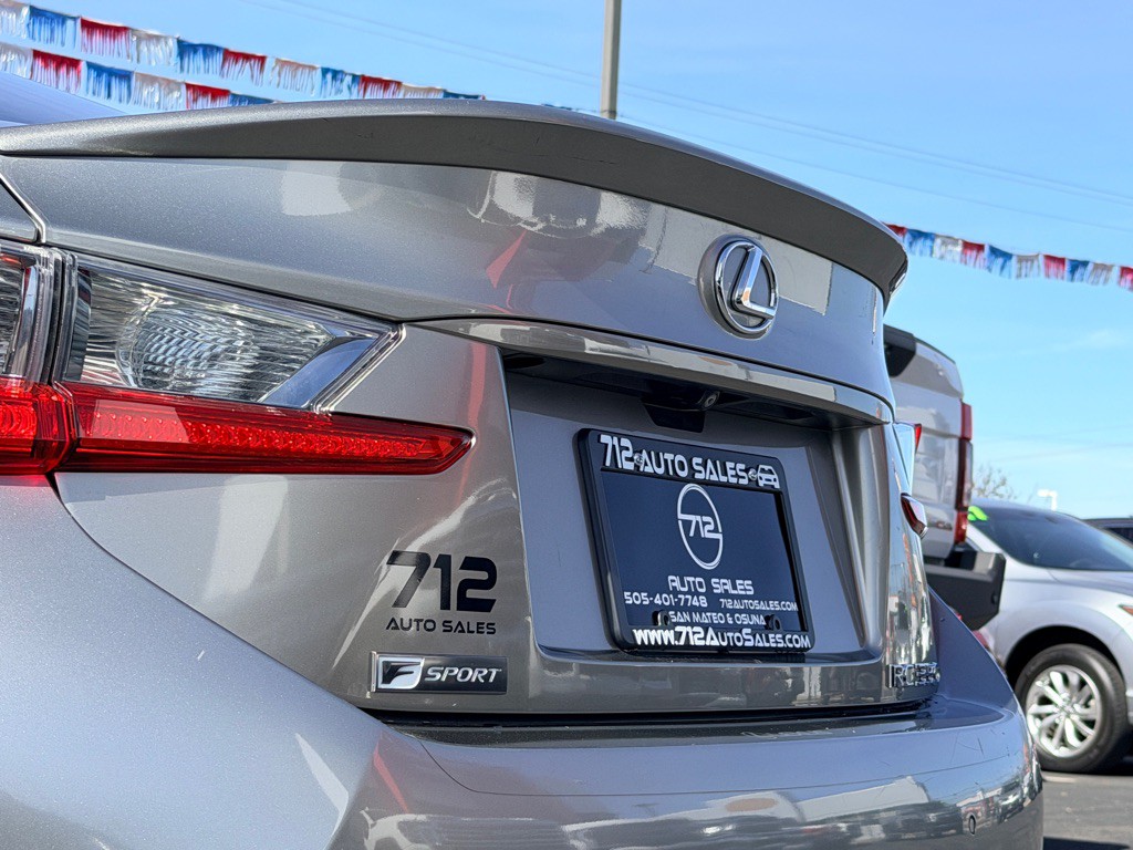 2016 Lexus RC Image 33