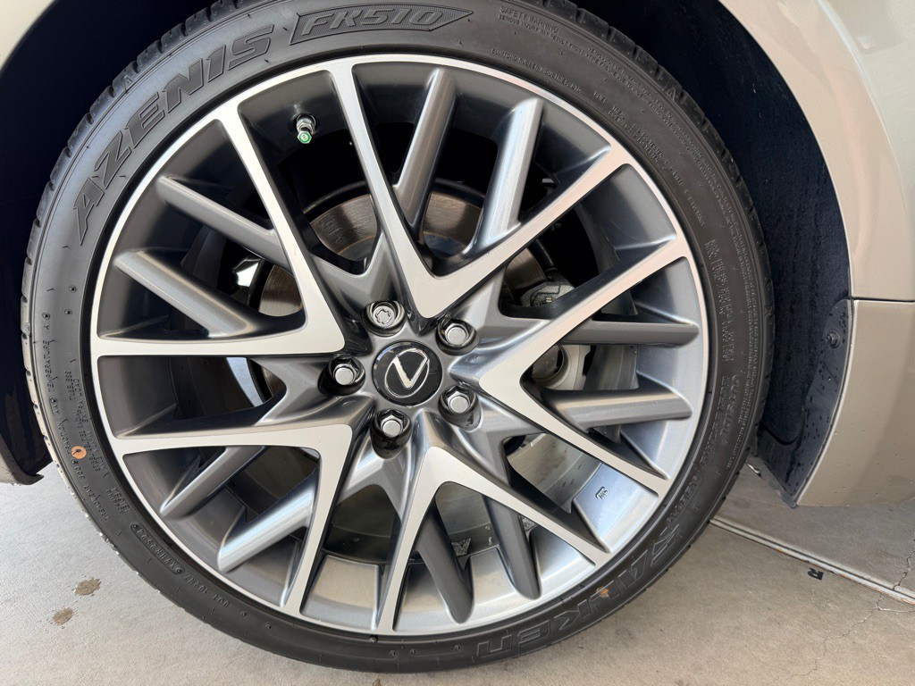 2016 Lexus RC Image 43