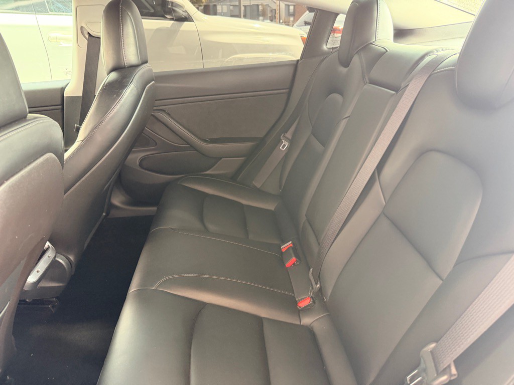 2019 Tesla Model 3 Image 15