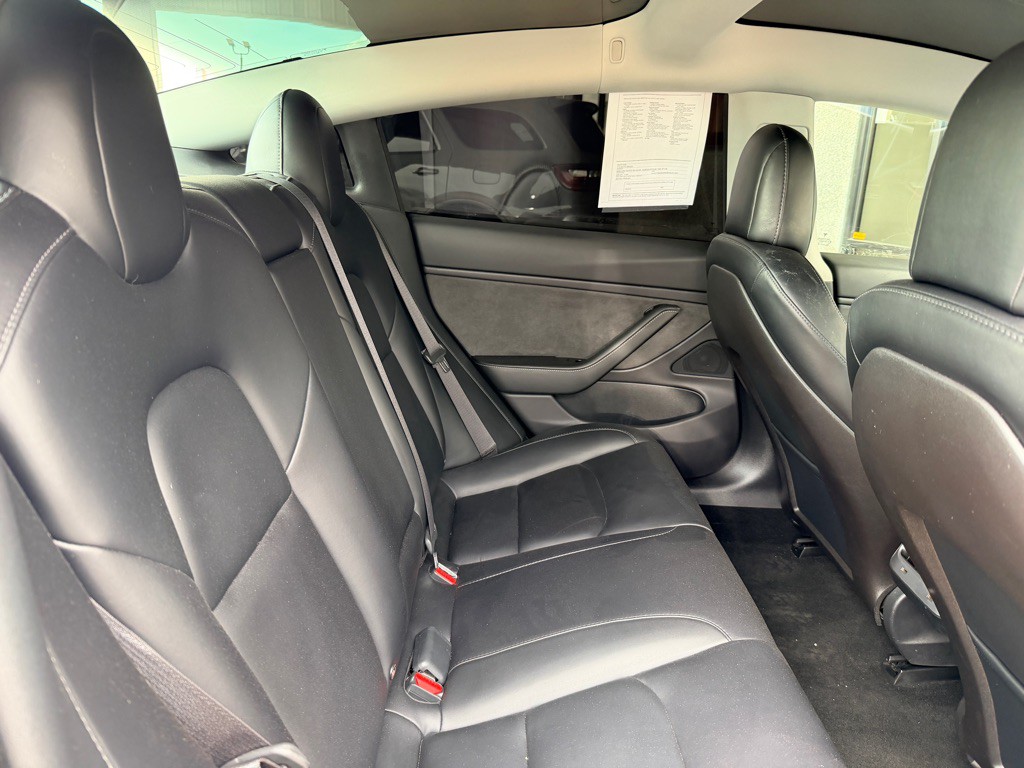 2019 Tesla Model 3 Image 18
