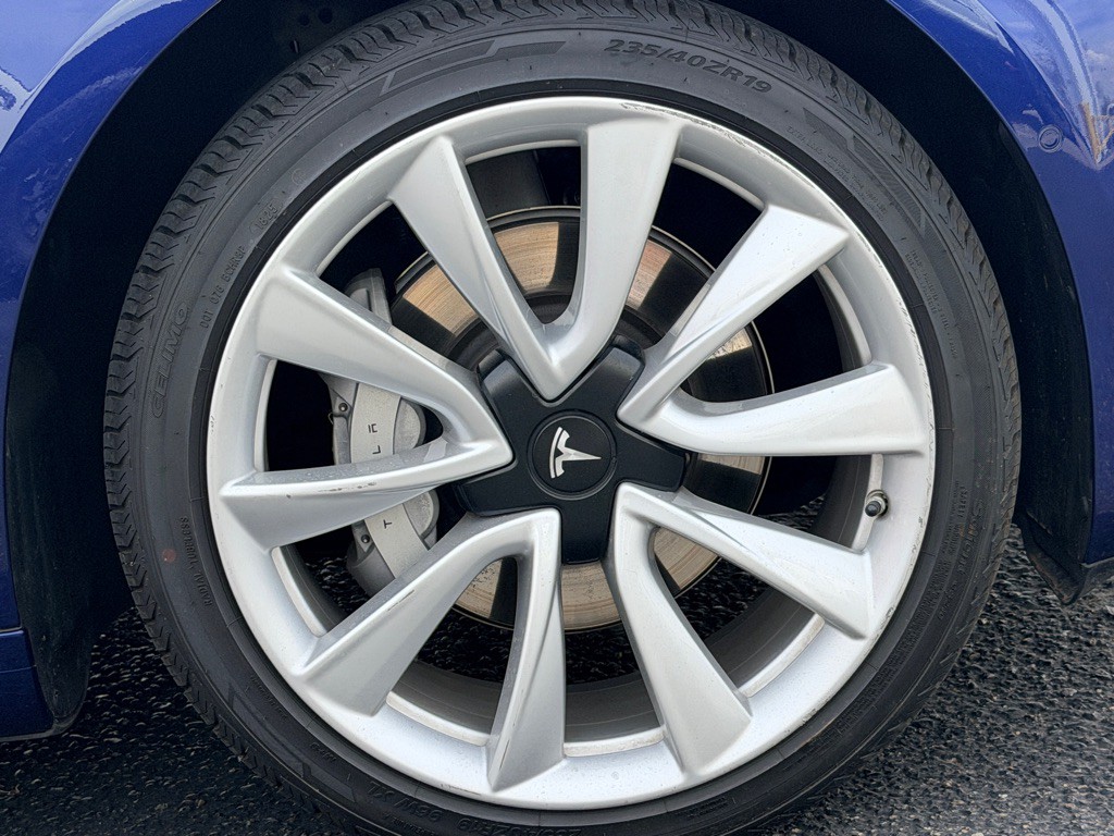 2019 Tesla Model 3 Image 40