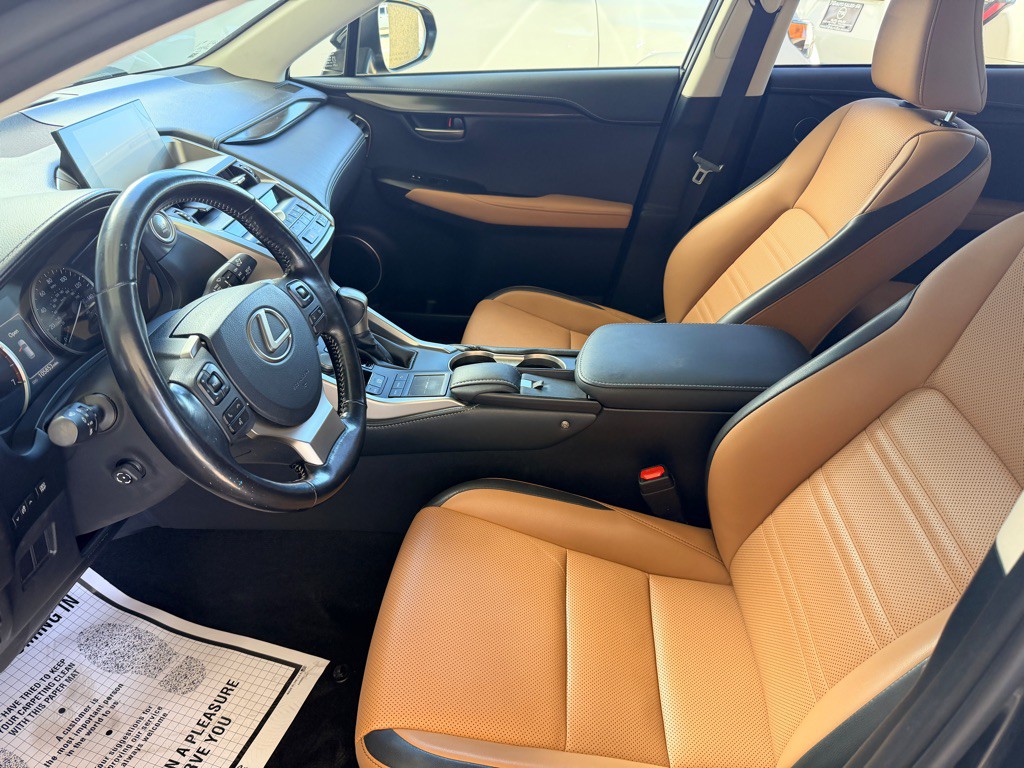 2017 Lexus NX Image 6