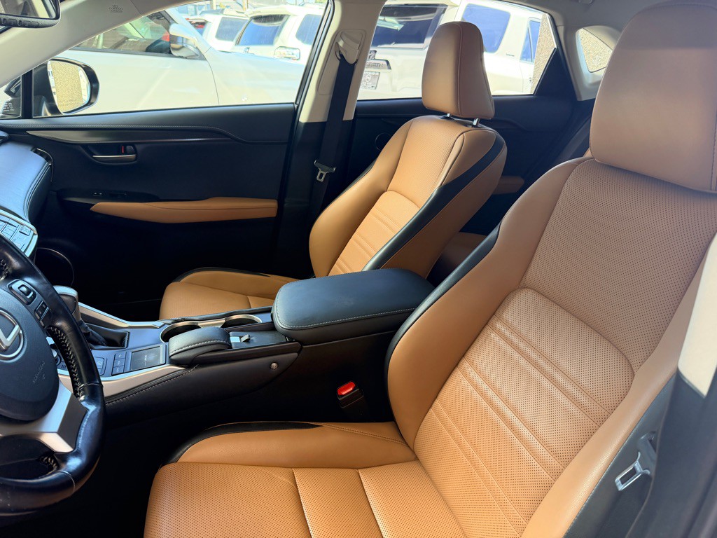 2017 Lexus NX Image 7