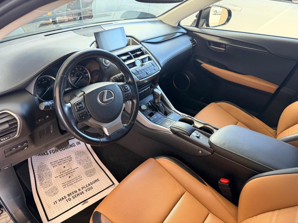 2017 Lexus NX Image 8