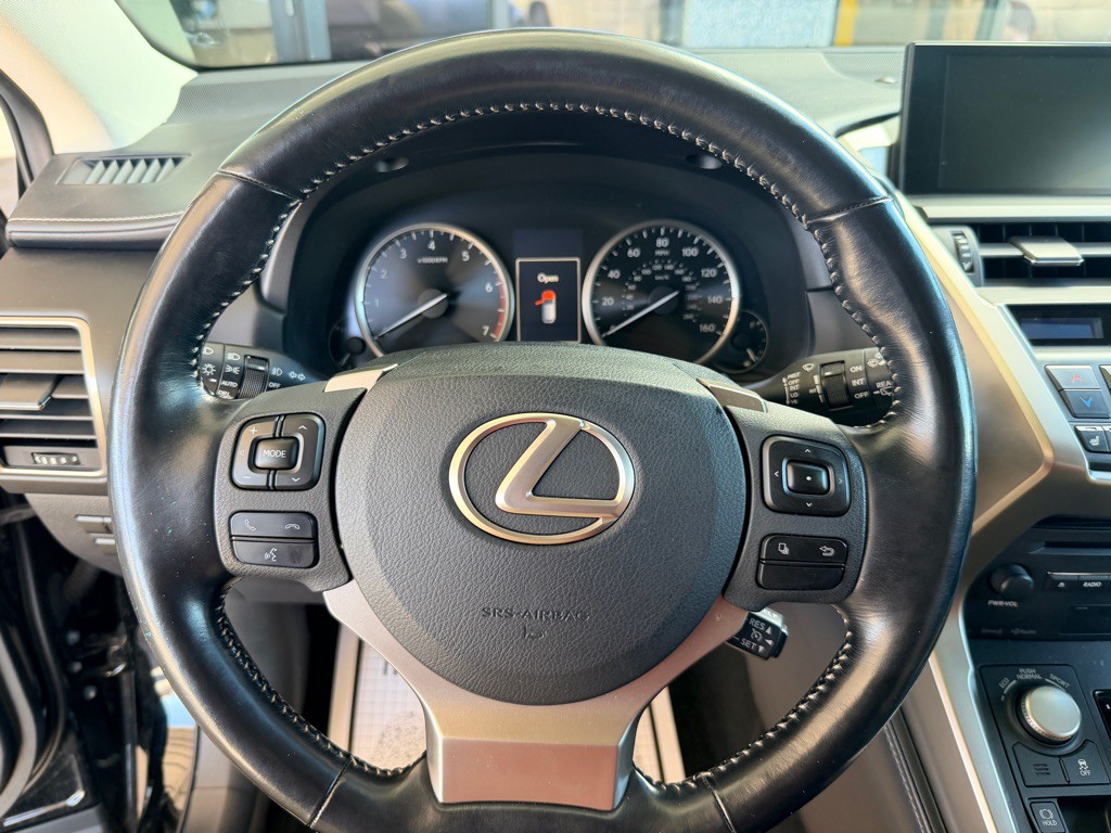 2017 Lexus NX Image 9