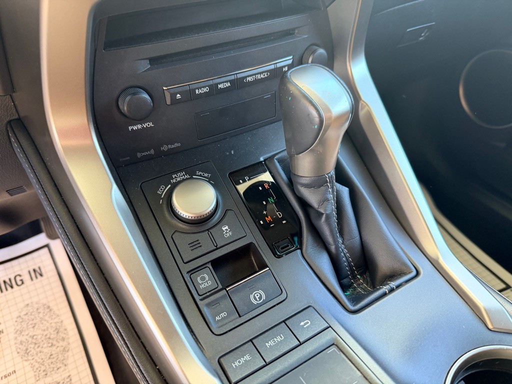 2017 Lexus NX Image 11