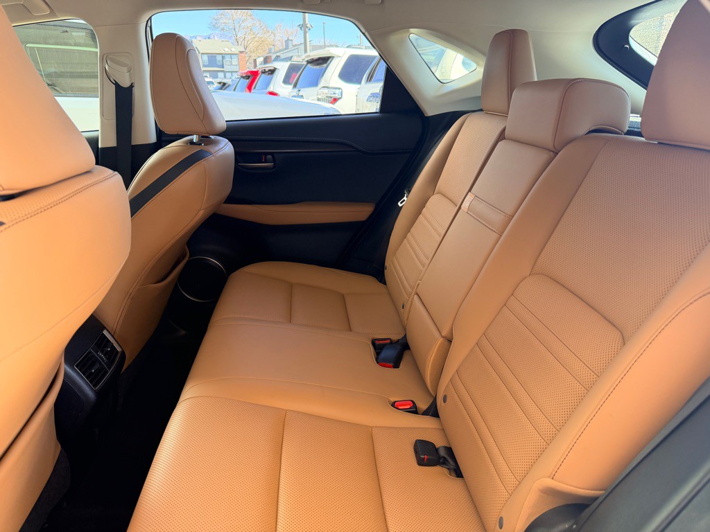 2017 Lexus NX Image 16