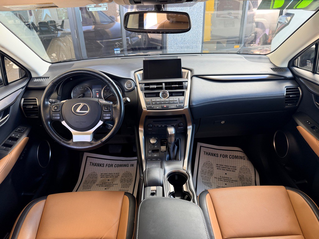 2017 Lexus NX Image 17