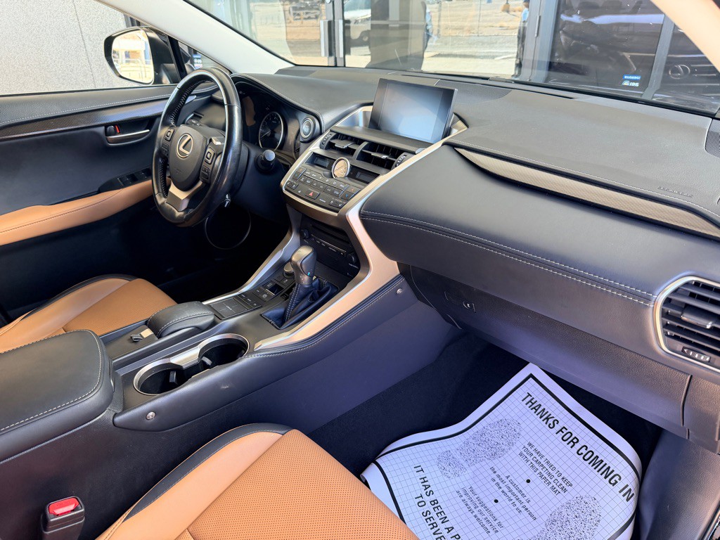 2017 Lexus NX Image 22