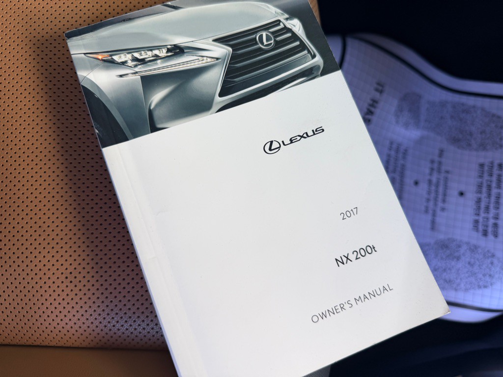 2017 Lexus NX Image 23