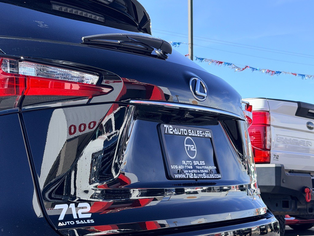 2017 Lexus NX Image 32