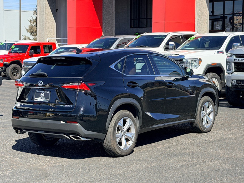 2017 Lexus NX Image 36