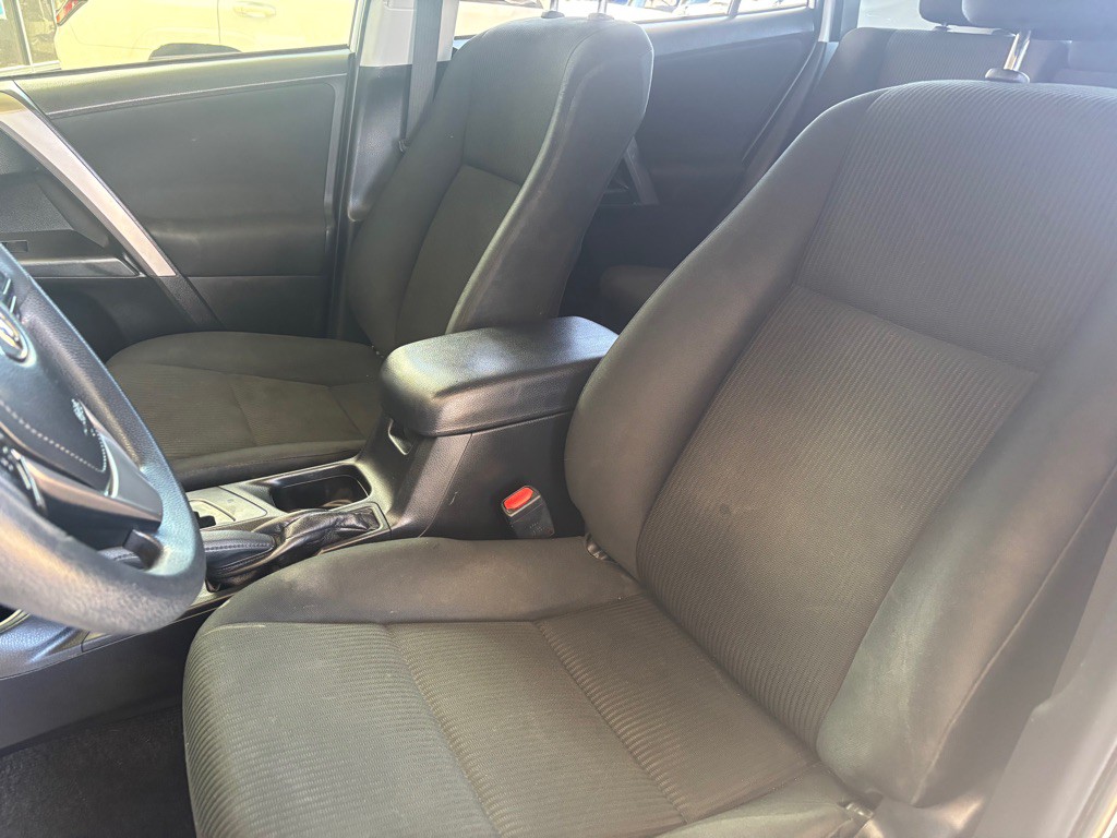 2017 Toyota Rav4 Image 6