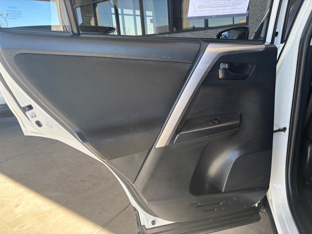 2017 Toyota Rav4 Image 13