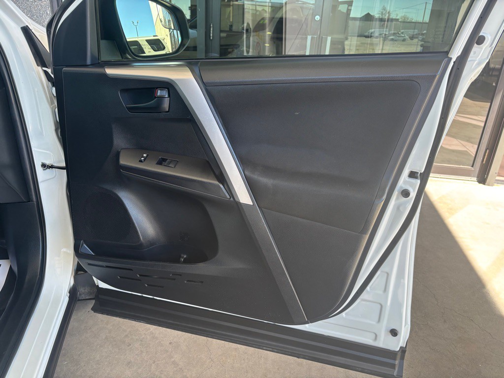 2017 Toyota Rav4 Image 23