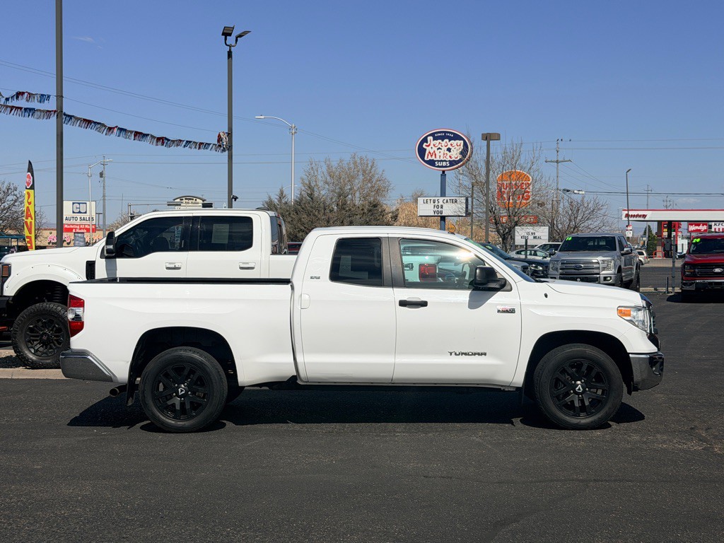 2015 Toyota Tundra Image 3