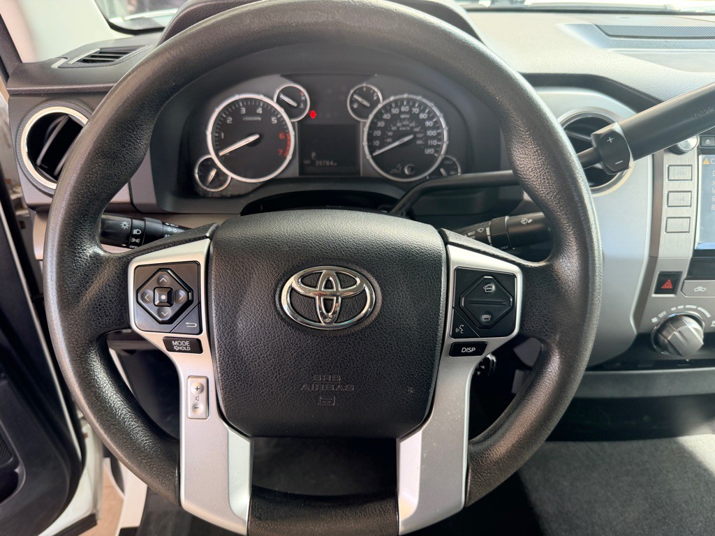 2015 Toyota Tundra Image 9