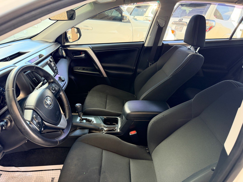 2016 Toyota Rav4 Image 6