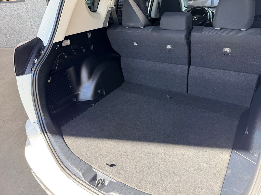 2016 Toyota Rav4 Image 18