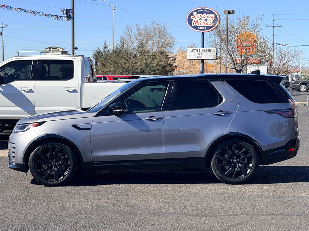 2021 Land Rover Discovery Image 2