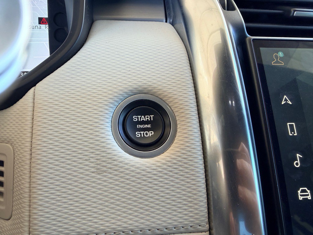 2021 Land Rover Discovery Image 15