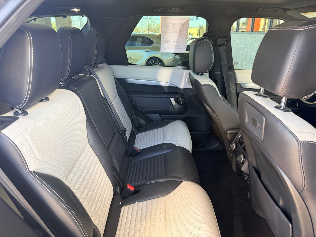 2021 Land Rover Discovery Image 23