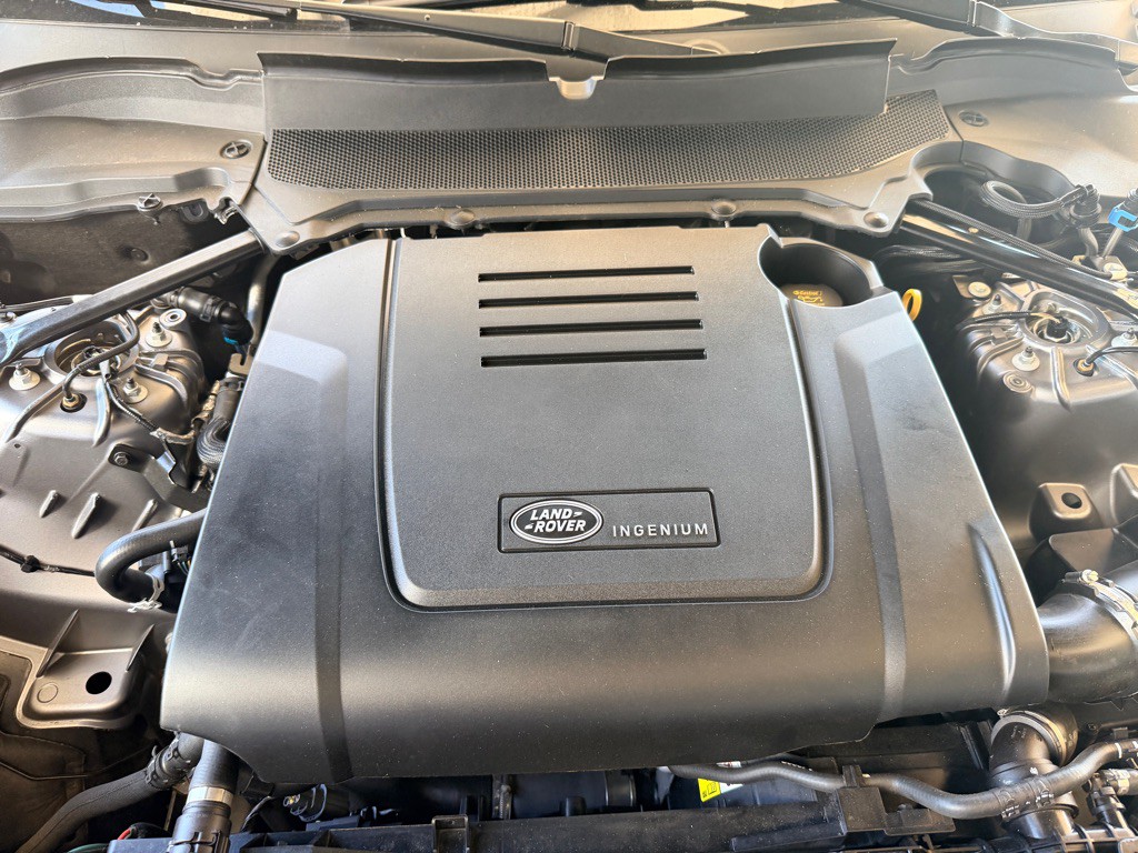 2021 Land Rover Discovery Image 26