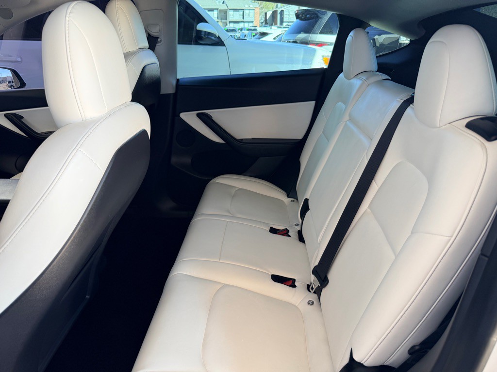 2021 Tesla Model Y Image 16