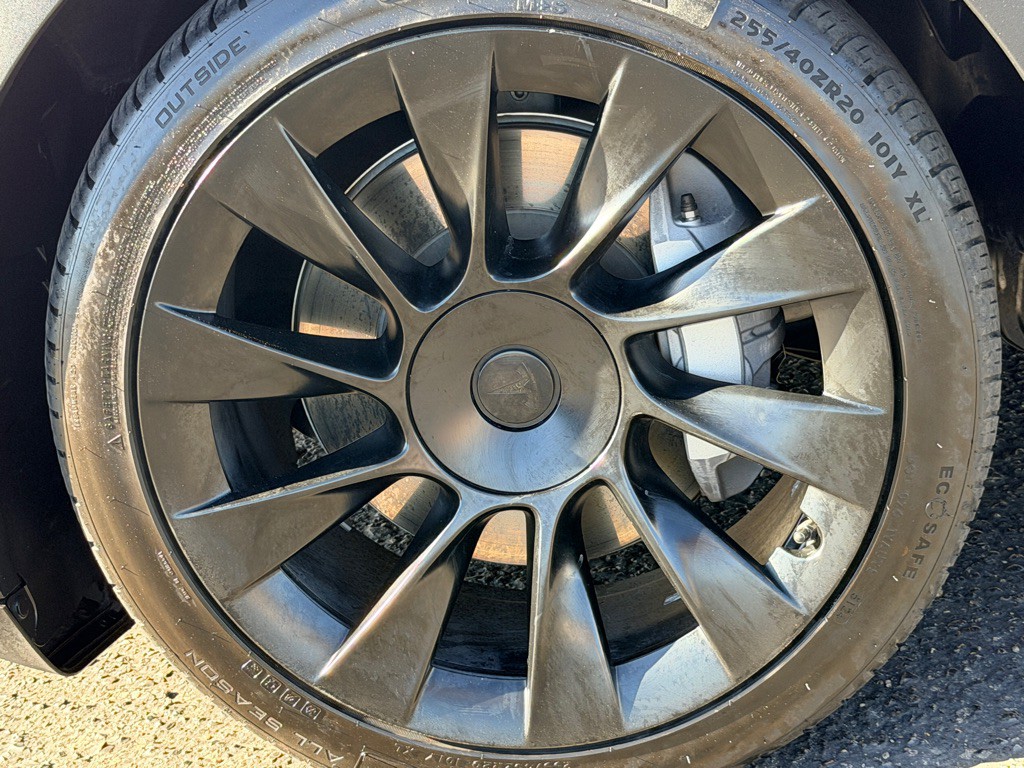 2021 Tesla Model Y Image 44