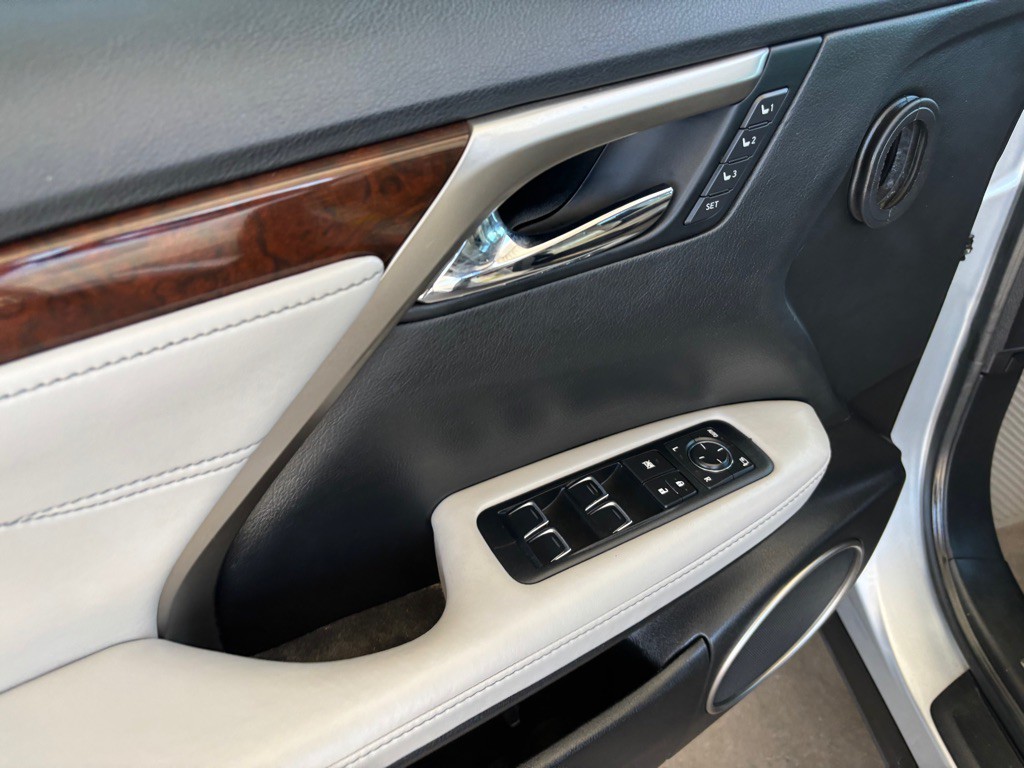 2016 Lexus RX Image 9