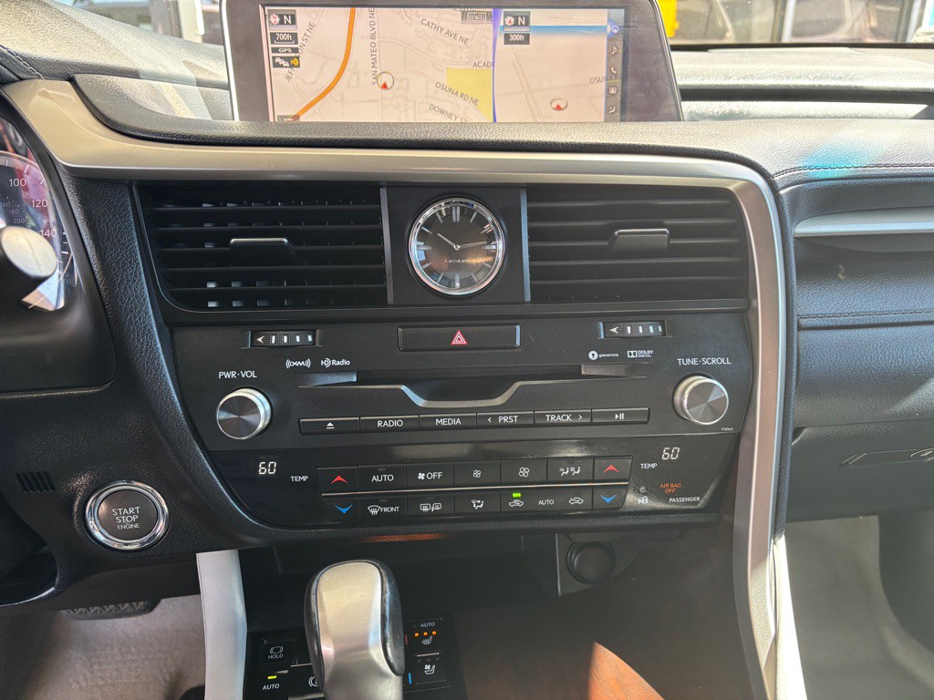 2016 Lexus RX Image 12