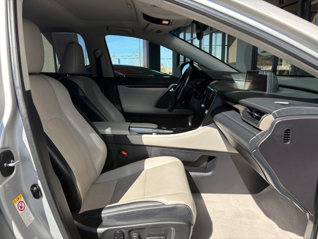 2016 Lexus RX Image 32