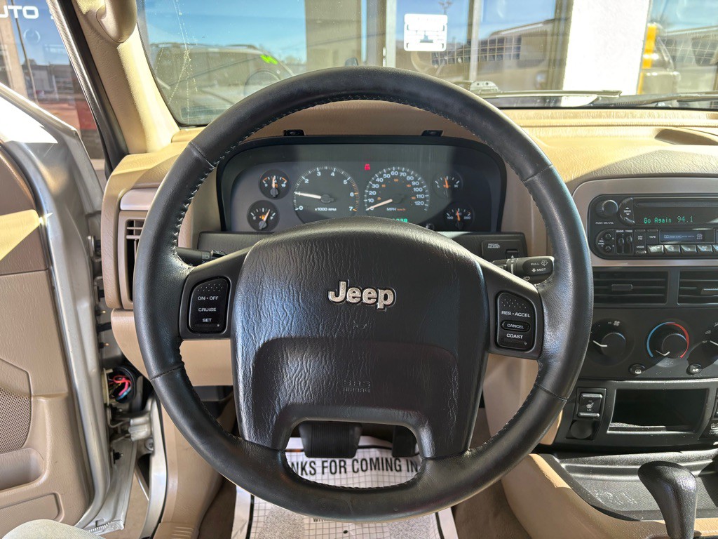 2004 Jeep Grand Cherokee Image 10