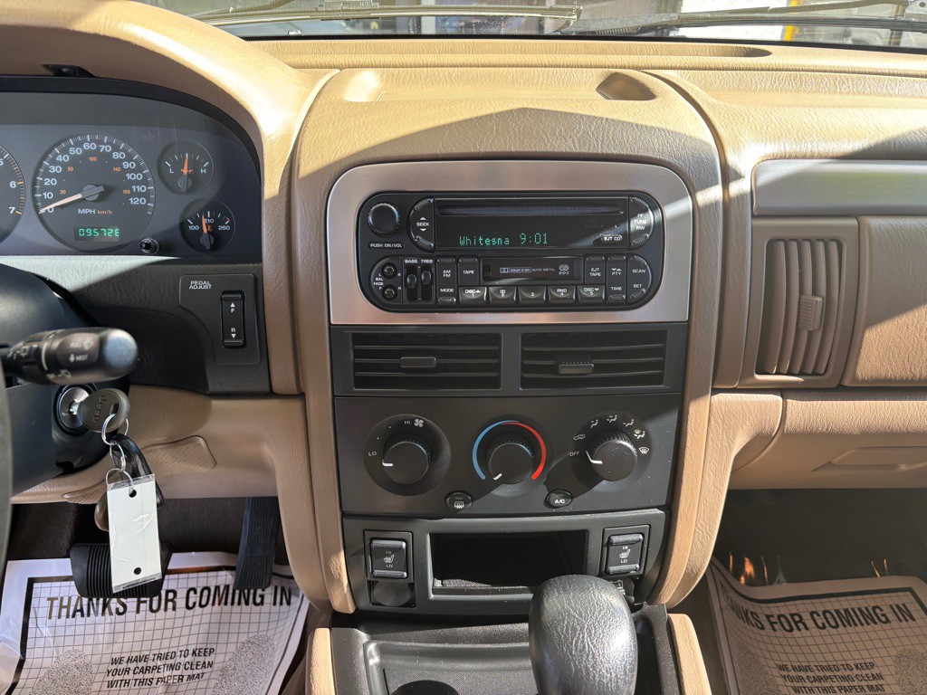 2004 Jeep Grand Cherokee Image 13