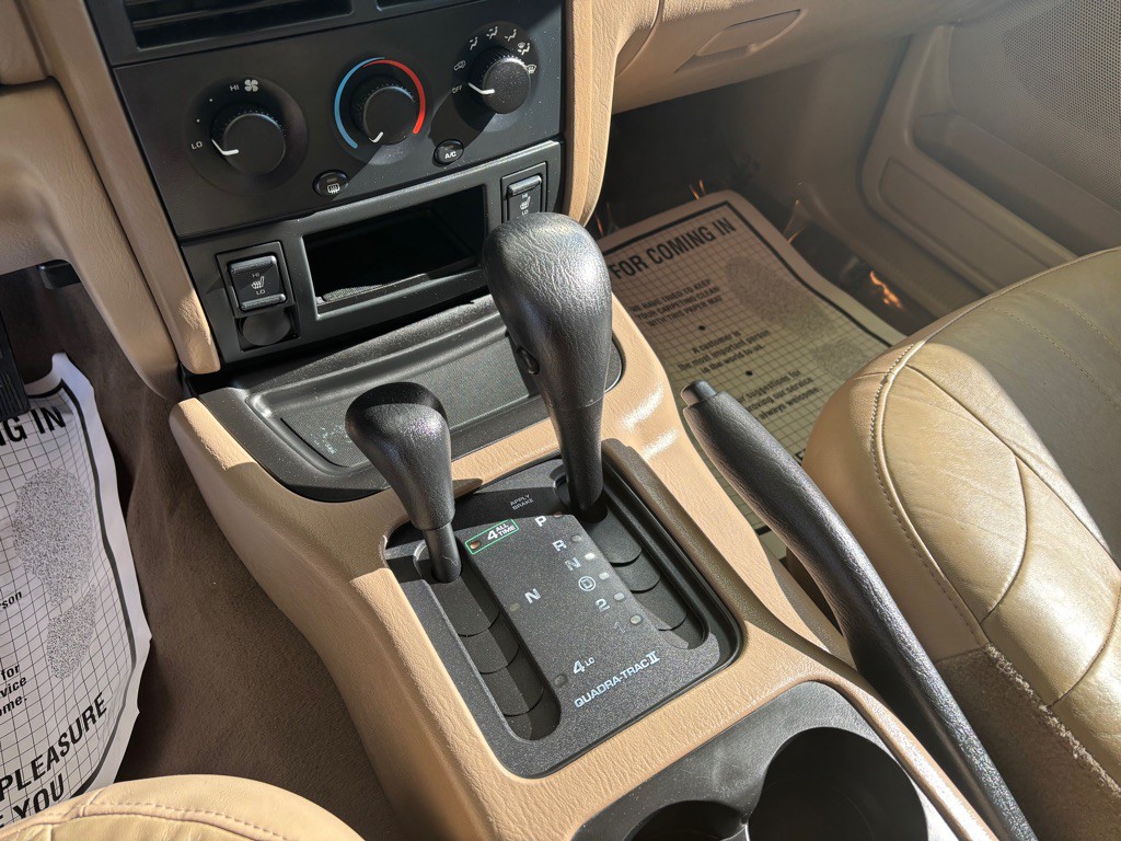 2004 Jeep Grand Cherokee Image 14