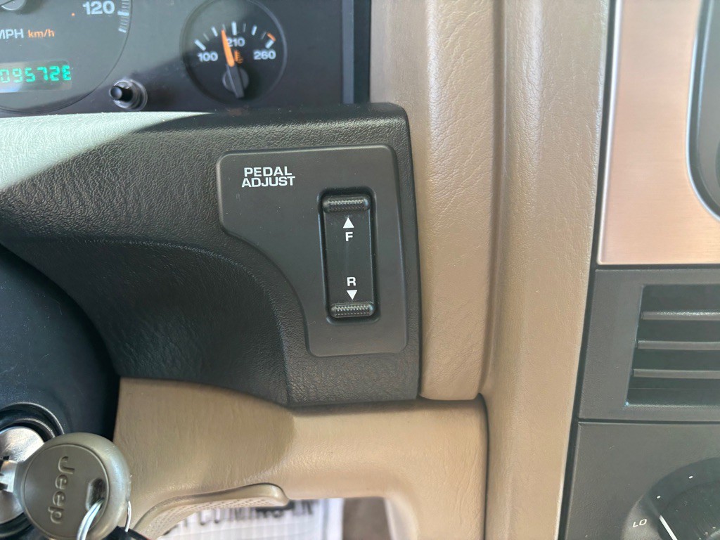 2004 Jeep Grand Cherokee Image 17