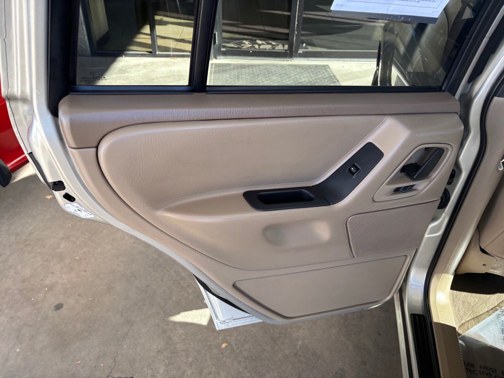 2004 Jeep Grand Cherokee Image 21
